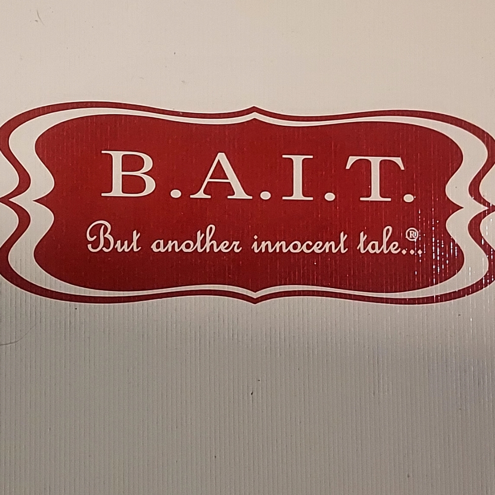 Bait footwear- BNWT IN BOX. "ROMONA" Style. Size 6.5. Black